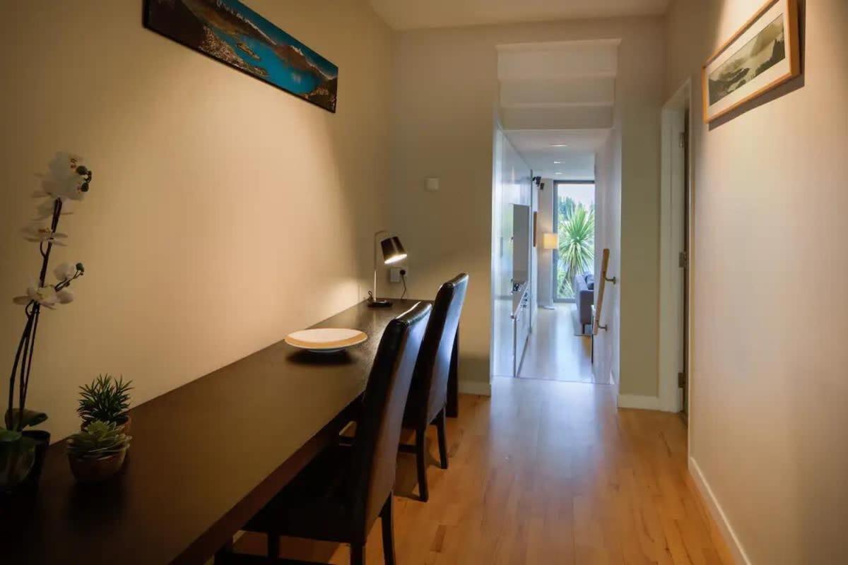 Stunning Lakeview 1 Bedroom Apartment كوينستاون المظهر الخارجي الصورة