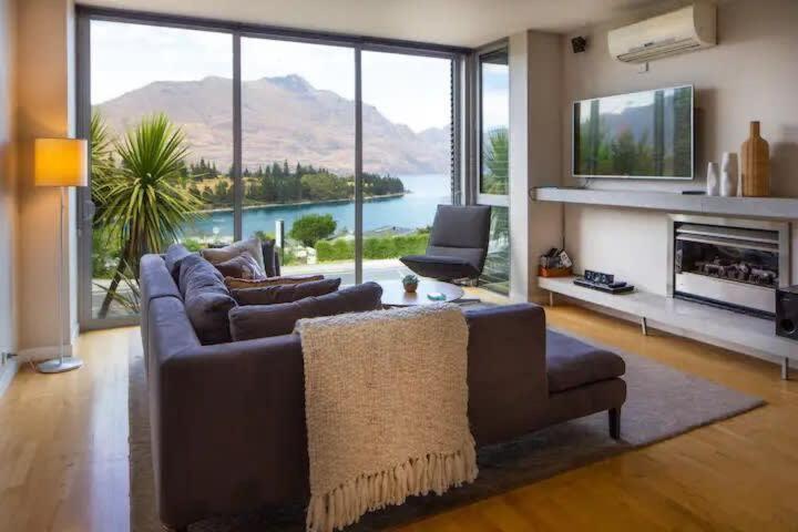 Stunning Lakeview 1 Bedroom Apartment كوينستاون المظهر الخارجي الصورة